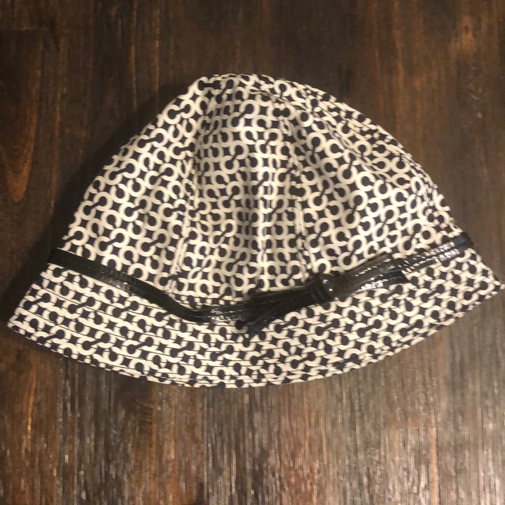 Women Coach Bucket Hat